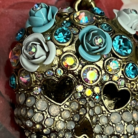 💗NIB BETSEY JOHNSON BLING SUGAR SKULL NECKLACE💗 - Picture 12 of 17
